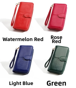 Detailansicht der langen Öl-Wachs-Leder-Geldbörsen in Wassermelone, Rose, Hellblau und Grün