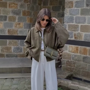 Veste oversize femme en daim vert olive avec col à revers et coupe décontractée tendance