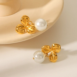 Orecchini a trifoglio stile vintage francese placcati oro 18k con perle bianche