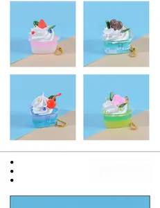 Vue détaillée des porte-clés gâteau à la gelée en forme de cœur en quatre couleurs pastel