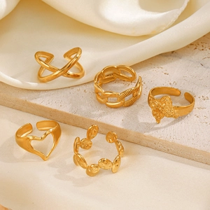 Set of five 18K gold plated adjustable stainless steel rings with heart and chain patterns