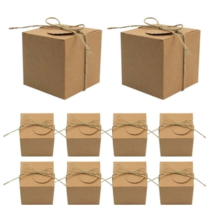 Set of 7x7x7cm square kraft paper favor boxes with jute twine for weddings and parties