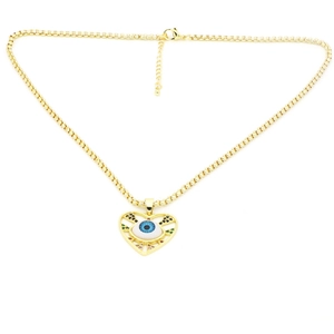 Collana a cuore dorata con ciondolo occhio blu su una catena dallo stile minimal