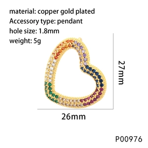 Ciondolo a cuore placcato oro con zirconi colorati e dimensioni dettagliate del prodotto
