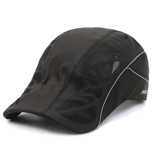 Casquette de sport respirante noire pour hommes avec mesh et bandes réfléchissantes