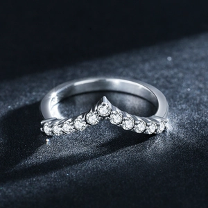 Polished S925 sterling silver V-shaped chevron ring with sparkling pavé zircons