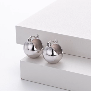 Polished S925 sterling silver sphere hoop earrings in minimalist French retro style
