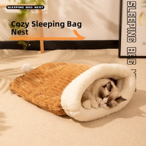 Cosy cat sleeping bag with soft corduroy fabric and warm white faux lamb wool lining
