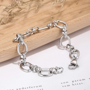 Silver chunky paperclip chain bracelet in stainless steel with lobster clasp closure