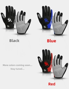 Gants de cyclisme amortissants en noir, bleu et rouge avec détails antidérapants