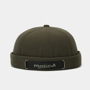 Détail du bonnet docker vert armée avec sangle en nylon MasicM et boucle en métal
