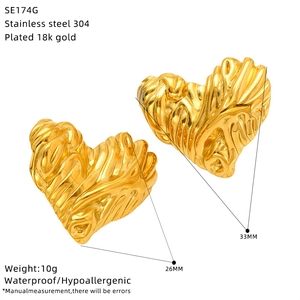 Textured 18k gold plated heart earrings in stainless steel with waterproof finish