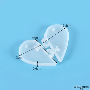 Detailed dimensions of heart-shaped silicone mold for DIY resin puzzle pendants