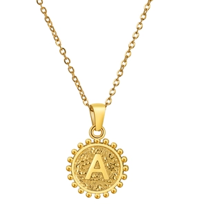 Collier minimaliste en acier inoxydable doré avec lettre A gravée sur pendentif rond