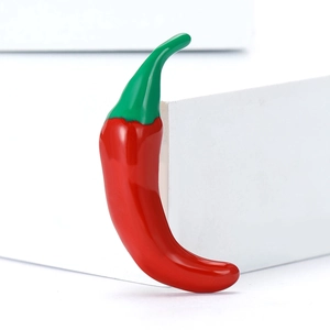 Creative Alloy Enamel Red Chili Brooch Fashion Simple Red Pepper Corsage Pin For Men Women Clothing Jewelry Accessory