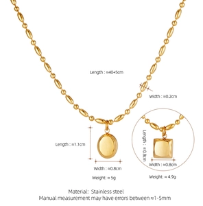 Détail des dimensions des pendentifs ovales et carrés en acier inoxydable plaqué or 18 carats
