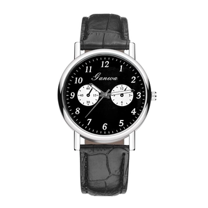 Vue détaillée de la montre à quartz Ganwa avec cadran noir et bracelet en cuir gaufré