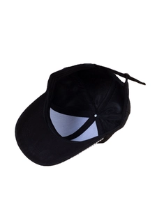 Berretto da baseball nero da donna con bordo di perle bianche e cinturino regolabile