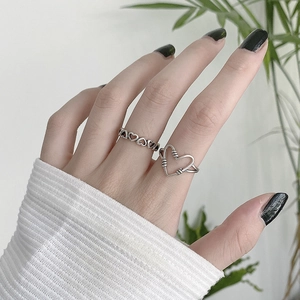 S925 sterling silver hollow heart ring set with vintage minimalist aesthetic for women