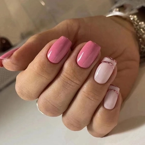 Unghie Finte Rosa Brillante Medio Lunghe Forma Quadrata Glitter Stile Francese Manicure Semplice Elegante Accessori Per Donne
