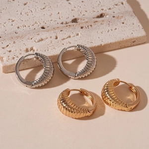 Orecchini A Cerchio Geometrici A Coste Con Perno In Acciaio Stile Croissant Gioielli Vintage Minimalisti Per Donne