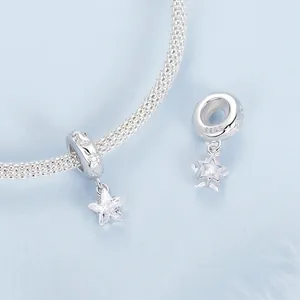 Pendentif étoile en argent S925 avec zircons sur un bracelet en maille tressée
