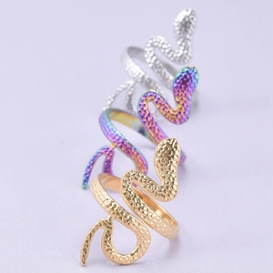 Set di tre anelli a serpente regolabili in finiture oro, argento e arcobaleno