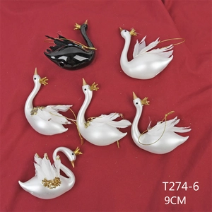 Set of 6 decorative 9cm swan ornaments with gold crowns and glitter for Christmas tree