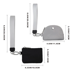 Dimensioni dettagliate della pochette da polso minimalista e del mini portamonete