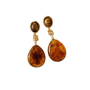 Boucles d'oreilles vintage en résine ambrée en forme de goutte et bordure dorée