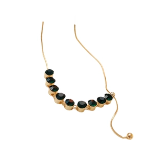 Collana placcata in oro con zirconi sfaccettati verde smeraldo e chiusura a cursore