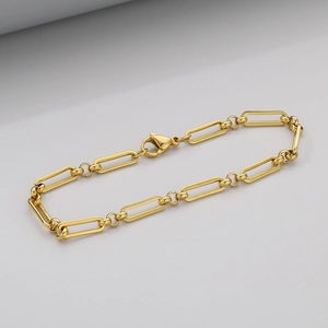 Minimalist gold paperclip chain bracelet in stainless steel with a polished finish