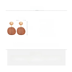Detailed view of brown resin earrings with gold studs including dimensions and parameters