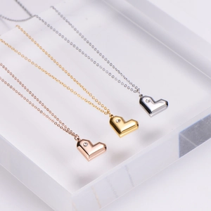 Colliers pendentifs coeur polis avec zircon en or rose, doré et argent brillant