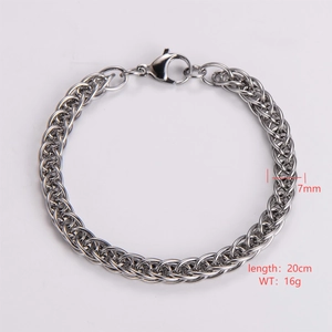 Detailed view of 7mm silver foxtail chain bracelet with lobster clasp and measurements