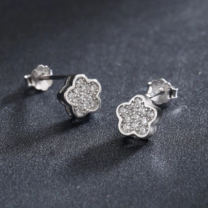 Elegante S925 Sterlingsilber Blumen Ohrstecker mit funkelnden Zirkonia Kristallen