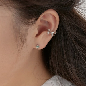 Elegant S925 silver mushroom stud and leaf ear cuff set with green sparkling zircon