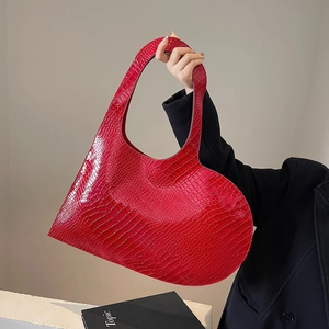 Heart Shaped Shoulder Bag Crocodile Pattern PU Leather Large Capacity Asymmetric Underarm Bag For Women Fashion Trendy