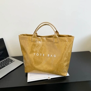 Sac Fourre-Tout Pour Femmes Grande Capacité Papier DuPont PVC Imperméable Imprimé Lettres Texture Plissée Sac À Main