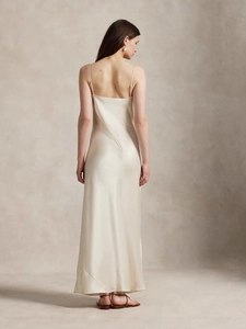 Robe longue élégante en satin champagne avec dos nu et fines bretelles pour femmes
