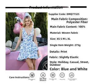 Details des blau-weißen Blumenkleides mit Rüschenlagen und Polyester-Stoffstruktur