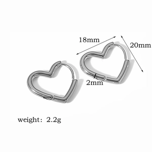 Detailed dimensions of heart-shaped hoop earrings with 18mm width and 20mm height