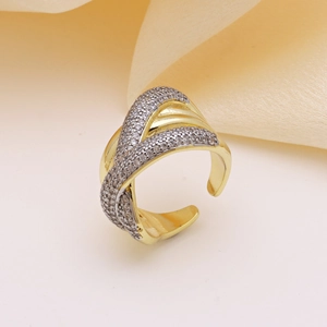 Chunky mixed metal open ring with gold plating and sparkling zircon heart detail