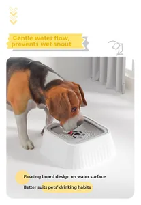 Detail view of the splash-proof floating disk for dry dog beard and slow water intake
