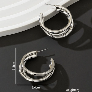 Detail showing dimensions and weight of silver triple-hoop geometric earrings for women