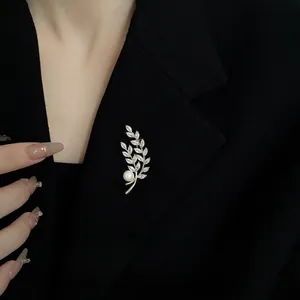 Wheat Ear Brooch Pin Zircon Artificial Pearl Gold Plated Copper Elegant Vintage Fashion Jewelry Accessory For Women