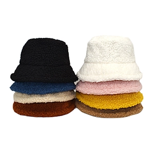 Chapeaux bob d'hiver en laine d'agneau pour femmes en plusieurs couleurs, texture peluche
