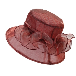 Chapeau de soleil rouge élégant en maille avec bord ondulé pour fêtes et plage