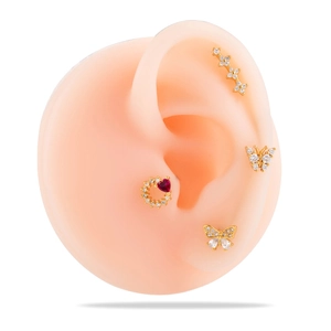 Clous d'oreilles dorés en acier avec motifs étoile, papillon et cœur rouge