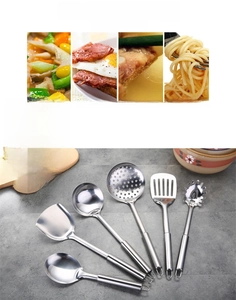 Dettaglio del set di spatole in acciaio inossidabile 410 con manici cavi ergonomici